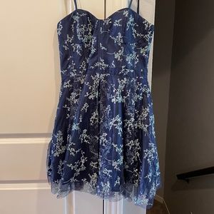 Windsor Short Blue Homecoming Dress Size 9